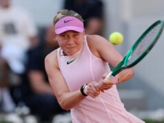 Amanda Anisimova retorna à ação e vence a partida da primeira rodada em Paris