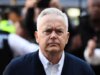 Desgraçado Huw Edwards planejando retorno à TV até o remaining do ano