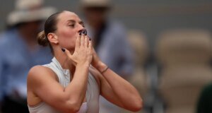Marta Kostyuk surpreende a tetracampeã Iga Swiatek em Paris
