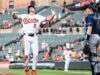 Henderson tem dois HRs na grande vitória do Orioles sobre o Rays