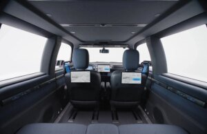 O novo robotáxi Ojai da Waymo parece ter sido feito para o futuro e também recebeu uma atualização cerebral