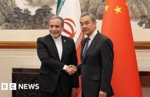 China pede que Estreito seja reaberto ‘o mais rápido possível’ nas negociações com o Irã