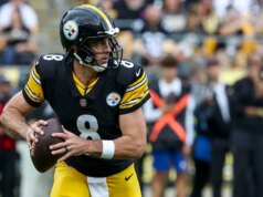 Aaron Rodgers deve começar sua 22ª temporada na NFL depois de concordar com um contrato com o Pittsburgh Steelers