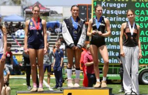 O encontro do campeonato da Califórnia força a atleta trans a dividir o primeiro lugar do pódio com uma mulher biológica