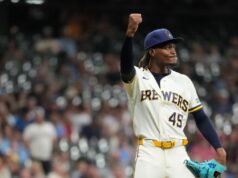 Gerente chama Abner Uribe dos Brewers por palhaçadas de comemoração
