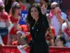 A congressista Anna Paulina Luna balança o rifle em um tweet viral com belas paisagens