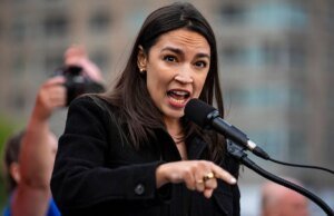 Ted Cruz classifica os comentários bilionários da AOC sobre a Revolução Americana como ‘bizarramente tolos’