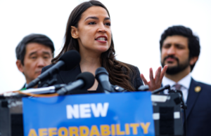 Agenda habitacional da AOC sob pressão depois que as tarifas dos hotéis em Nova York aumentaram 12%