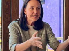 Denise Powell deve vencer as primárias democratas no principal distrito de Nebraska
