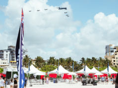 EXCLUSIVO: Força Aérea estreia formação histórica de caça-bombardeiro de 8 navios sobre Miami Seaside