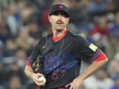 Shane Bieber, do Blue Jays, luta em sua última reabilitação