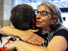 Ativistas da flotilha de Gaza alegam abuso por parte das forças israelenses enquanto detidos