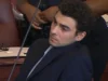 Juiz resolve que algumas evidências supostamente encontradas na mochila de Luigi Mangione podem ser usadas em julgamento estadual