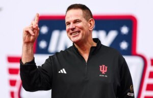 Curt Cignetti brinca que teve que ‘treinar muito’ os invictos Hoosiers para ser piloto de tempo automotive da Indy 500