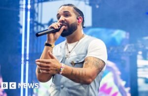 O lançamento surpresa de três álbuns de Drake faz história nas paradas do Reino Unido