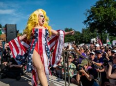 Grupo Georgia Delight que recruta crianças de até 13 anos para exhibits de drag provoca reação negativa
