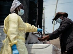 O Ebola poderia se espalhar para os EUA? Emergência da OMS desperta temores após americano infectado no Congo