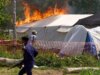 Centro de tratamento de Ebola é incendiado no Congo após moradores entrarem em confronto com autoridades por causa do corpo da vítima