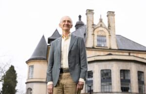 Ed Lazowska da UW adiciona ‘Distinguished Educating Legacy Award’ à sua longa lista de homenagens
