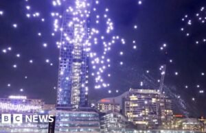 Dezenas de drones caem no porto de Sydney após falha no present de luzes