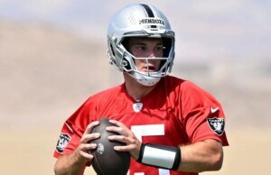 A escolha número 1 dos Raiders, Fernando Mendoza, surpreende o início do MBA de Cal ao subir ao palco para obter o diploma de graduação