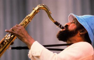 Sonny Rollins, saxofonista de jazz pioneiro, morre aos 95 anos