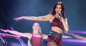 Dua Lipa alega que Samsung usa imagem dela protegida por direitos autorais para vender TVs