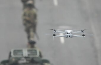 A pressa do Pentágono para combater a ameaça dos drones pode representar riscos à segurança, diz especialista