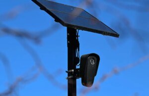 Algumas câmeras de vigilância de rebanho estão recebendo tratamento de saco de lixo