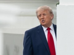 Trump vai até Walter Reed para "avaliações médicas e odontológicas anuais de rotina"