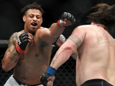 Ex-astro da NFL nocauteado em luta de MMA após entrar em luta com vantagem de peso