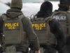 Senado de Minnesota vota para proibir o ICE de usar máscaras e permitir que residentes processem por violações constitucionais
