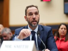 Jack Smith aumenta o confronto entre Trump DOJ e repreensão contundente em eventos privados