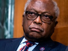 ‘Criador de reis democrata’ Clyburn alerta que esforço liderado pelo Partido Republicano para ‘quebrar’ seu distrito pode sair pela culatra