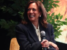 Harris acusa aliados de Trump de tentarem ‘fraudar’ as eleições intermediárias de 2026 depois que o tribunal da Virgínia rejeitou medida de redistritamento