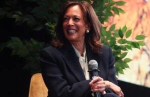 Harris acusa aliados de Trump de tentarem ‘fraudar’ as eleições intermediárias de 2026 depois que o tribunal da Virgínia rejeitou medida de redistritamento