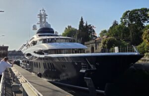 Fotos: O tremendous iate de Mark Zuckerberg chega a Seattle no momento em que Meta divulga 1.400 cortes de empregos locais