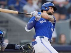 Blue Jays ativam Nathan Lukes de IL e enviam Davis Schneider para o triplo A