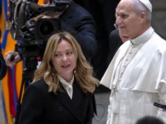 Rubio encontra Meloni enquanto o confronto entre Trump e Papa aumenta as tensões dos EUA com o principal aliado europeu