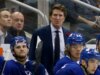 Polêmico ex-técnico da NHL supostamente se exclui da busca por treinador dos Oilers