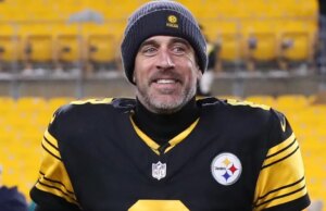 O quarterback free agent Aaron Rodgers foi a Pittsburgh para uma visita ao Steelers, provavelmente mais