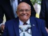 O prestador de cuidados primários de Rudy Giuliani fornece atualizações sobre sua condição