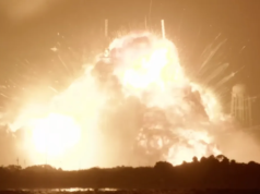 O novo teste de solo do foguete Glenn da Blue Origin termina em uma explosão violenta na Flórida