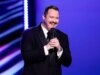 Shane Gillis dá de ombros e zomba da indignação de Chelsea Handler com suas piadas no assado de Kevin Hart