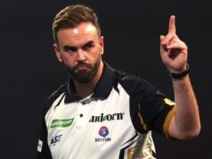Smith vence Searle na remaining do Worldwide Darts Open e conquista o primeiro título do European Tour