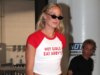 O mais recente traje viral de Sophie Cunningham da WNBA celebra seu amor por churrasco, campo de golfe cornhole e bifes quentes!
