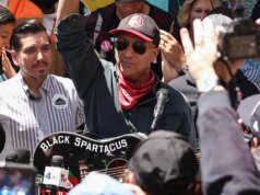 Tom Morello, do Rage Towards the Machine, enfrenta reação negativa depois de cantar no comício de protesto do ICE em Nova York