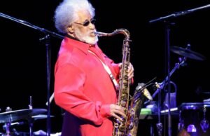 Sonny Rollins, saxofonista pioneiro do jazz, morre aos 95 anos