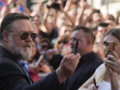 Russell Crowe critica a abordagem ‘clickbait’ na interação com quem busca autógrafos: ‘Qual é o seu problema?’