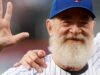 Notável ameaça de Nova York, o Homem-Aranha invade a noite de JK Simmons no jogo do Mets
